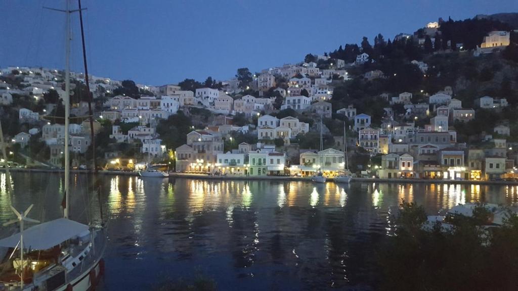 Symi Blue Port Apartment Exterior foto